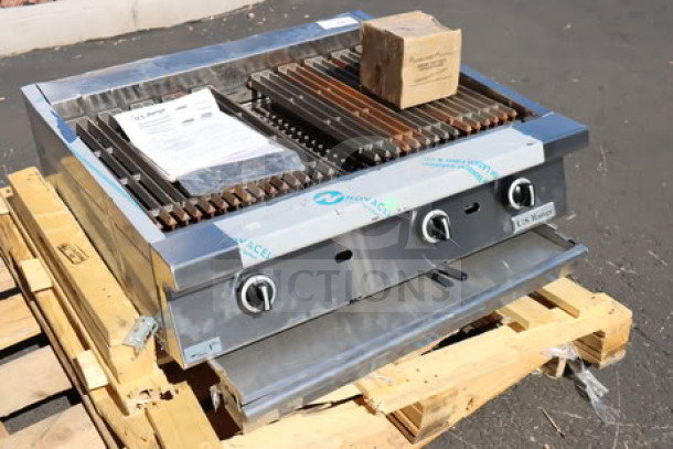 BRAND NEW U.S. Range UTBG36-AB36 36" liquid propane charbroiler, ceramic briquettes, adjustable grates, 90,000 BTU.