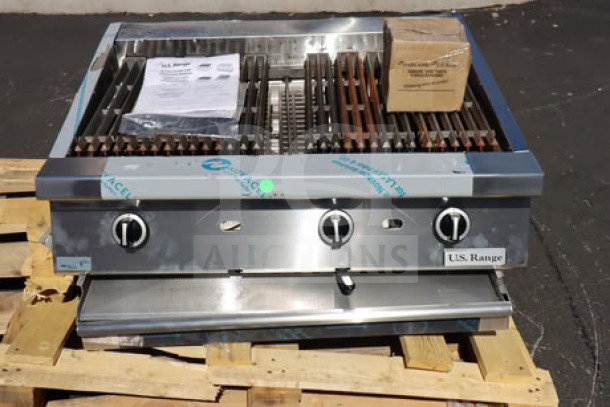 BRAND NEW U.S. Range UTBG36-AB36 Liquid Propane 36" Charbroiler; ceramic briquettes, adjustable grates, 90,000 BTU, scratch-n-dent.