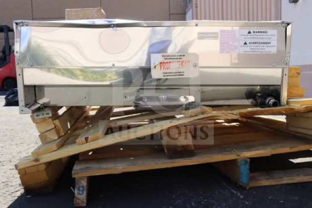 BRAND NEW U.S. Range UTBG36-AB36 36" Liquid Propane Charbroiler, 90,000 BTU, ceramic briquettes, adjustable grates, minor scratches.