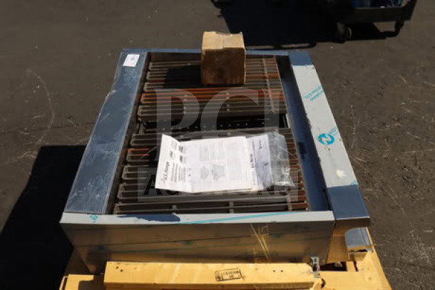 BRAND NEW U.S. Range UTBG36-AB36 Liquid Propane 36" Charbroiler, 90,000 BTU, ceramic briquettes, adjustable grates, scratch-n-dent.