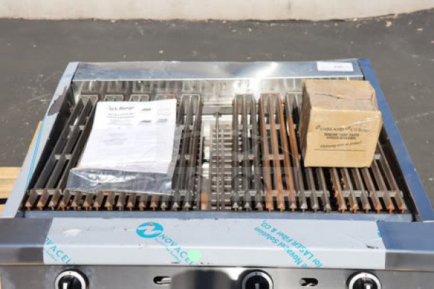 BRAND NEW U.S. Range UTBG36-AB36 36" Ceramic Briquette Charbroiler, liquid propane, adjustable grates, 90,000 BTU, scratch-n-dent.