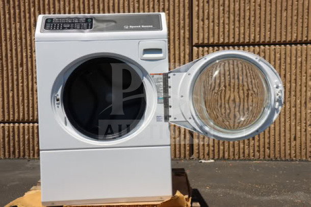 Speed Queen FF7012WN front load washer, 3.5 cu. ft., right-hinged, front control, new scratch-n-dent condition.