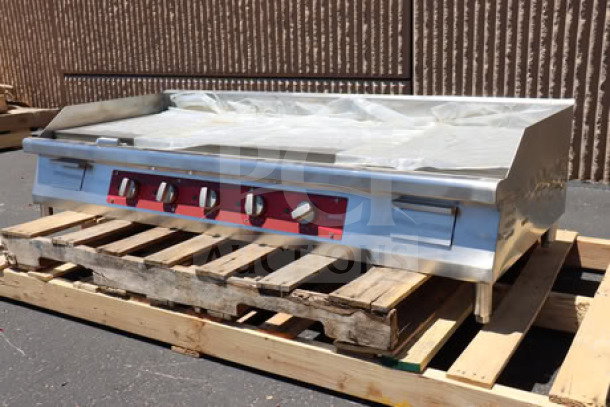 Avantco EG60E 60" electric countertop griddle, 240V, 17,500W, new, missing middle leg, serial EG80E25110004, on pallet.