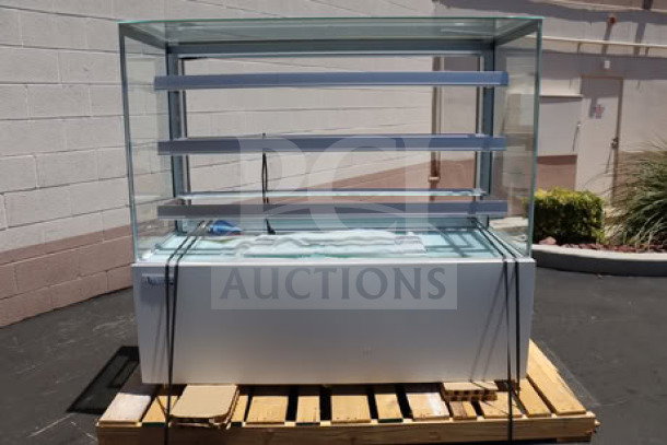 Avantco BCFD-60 white square dry bakery display case with LED, brand new, broken glass panels, 115V, 0.24A, 1 phase.
