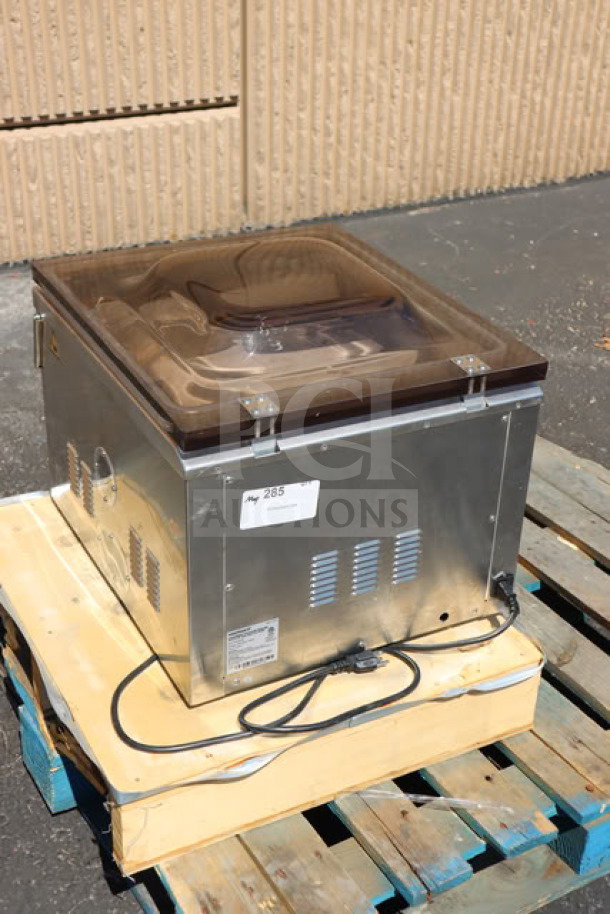 VacPak-It VMC16 chamber vacuum packaging machine, 16" seal bar, oil pump, 120V, 9A, 1,150W; out of box, minor scratches/dents.