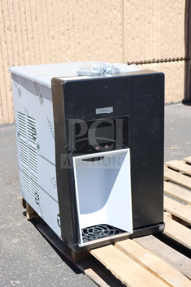 BRAND NEW Follett 15CI114A-IW-CL-ST-00 Ice Maker, 15 lb. bin, 115V, Scratch-n-Dent condition, air-cooled, countertop model.