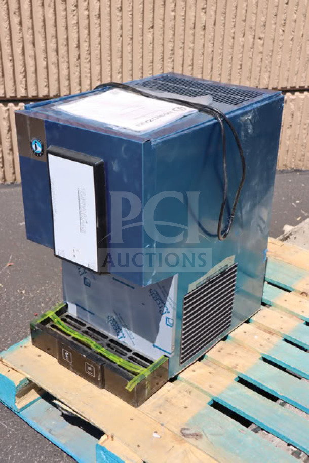 BRAND NEW Hoshizaki DCM-271BAK ice maker and water dispenser, 16 5/8", air-cooled, ADA compliant, minor scratches, serial #Q01166M.