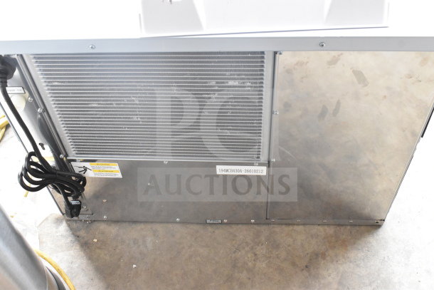 BRAND NEW Avantco 194MCH430A Commercial Ice Machine, 400 lb capacity, 115V, minor scratches. Visible model tag 194MCH430A-26010212.
