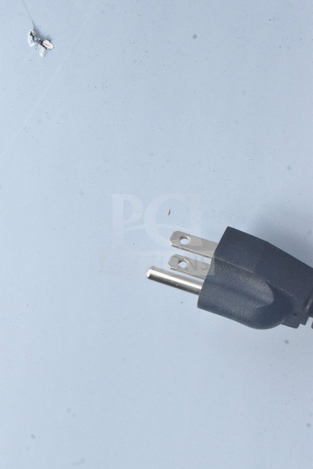 Power plug of Avantco 194MCH430A Commercial Ice Machine, 115V. Surface scratch visible, indicating scratch and dent condition.