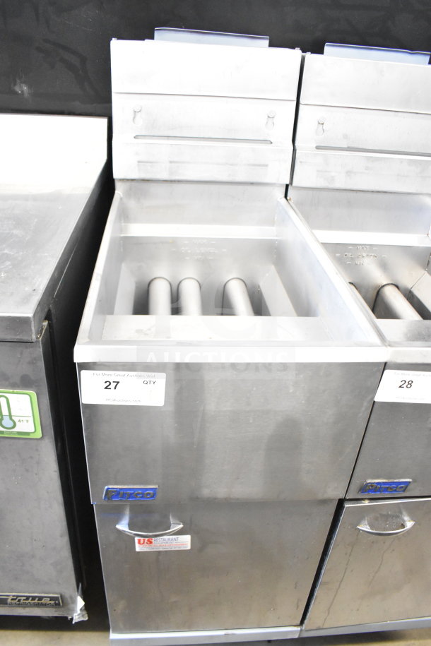 2016 Pitco Frialator 35C commercial deep fat fryer, natural gas, 90,000 BTU, stainless steel, auction tag visible.