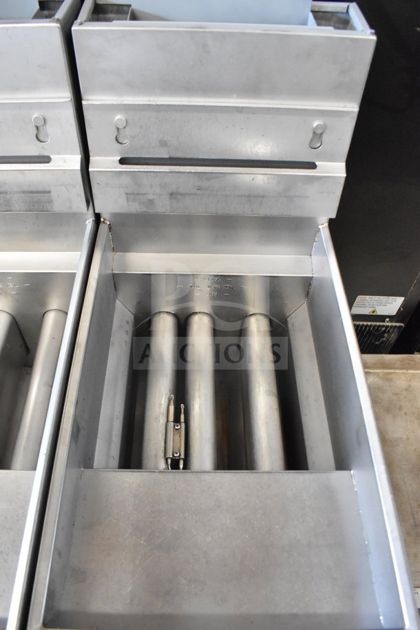 2016 Pitco Frialator 35C commercial gas deep fryer, 90,000 BTU, clean stainless steel finish, visible oil level marks.
