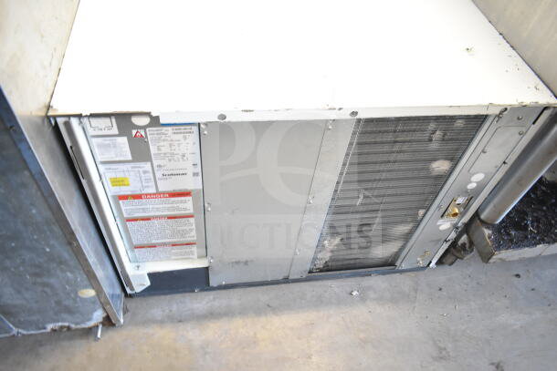 BRAND NEW Scotsman MC0330MAX-32A Prodigy Elite® Ice Machine, 30", air-cooled, 365 lb. capacity, slight dents visible.