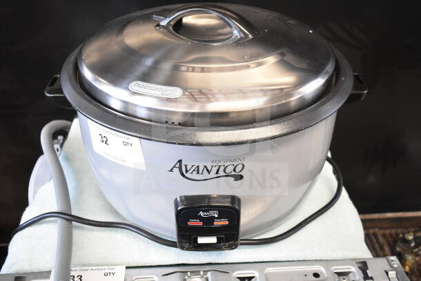Avantco 177RCB60 electric rice cooker, 60-cup capacity, removable lid, 120V, excellent condition, label with model details visible.