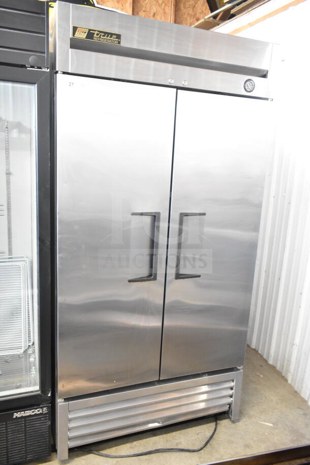 2016 True T-35 2 Door Reach In Cooler, commercial-grade, stainless steel, 115V, 1 phase, excellent condition, model T-35.