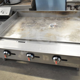 2025 Vesta C36TGG commercial countertop natural gas flat top griddle, 90,000 BTU, stainless steel, minor surface wear.