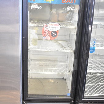True GDM-12 commercial merchandiser cooler, single glass door, 115 volts, features branding stickers, fair condition.