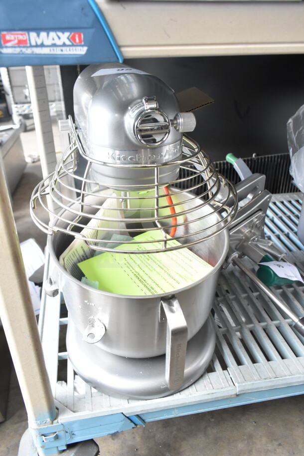 KitchenAid KSMC895CU Contour Silver 8 Qt. Mixer, new, with bowl lift, bowl, and guard. Scratch and dent condition. 120V, 1 Phase.