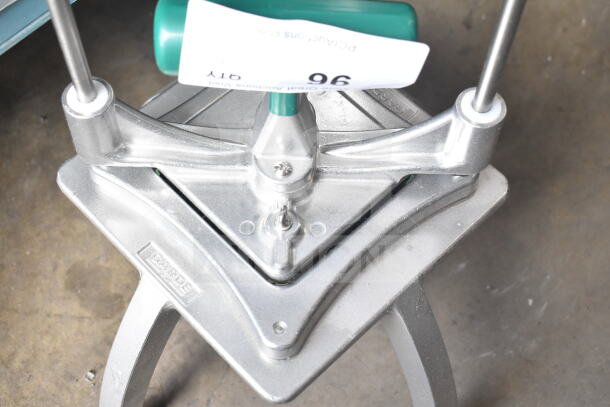 BRAND NEW Garde 181DC14 1/4" Heavy-Duty Vegetable Dicer. Visible "Garde" label, minor scratches noted.