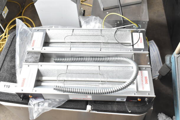 BRAND NEW ServIt 423SW24THDBLA 24" Double Strip Warmer, dual toggle controls, 120V, 1 Phase. Scratch and dent condition.