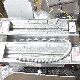 BRAND NEW ServIt 423SW24THDBLA 24" Double Strip Warmer, dual toggle controls, 120V, 1 Phase. Scratch and dent condition.