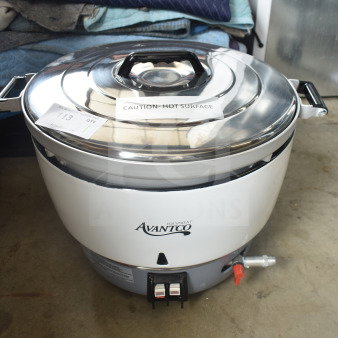 Avantco 177GRC110LP gas rice cooker, brand new scratch and dent, 110 cup capacity, 25,000 BTU, caution label visible.