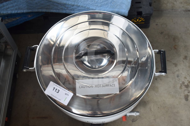 Brand new Avantco 177GRC110LP gas rice cooker/warmer, 110 cup capacity, scratch and dent, liquid propane, 25,000 BTU.