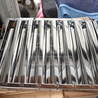 BRAND NEW 190HFC1616S stainless steel hood filter, 16"x16"x2", scratch and dent condition, reflective finish.