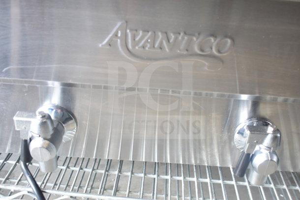 Brand new Avantco 177F202 electric countertop fryer, 30 lb. dual tank, scratch and dent, 208-240V, 1 phase.