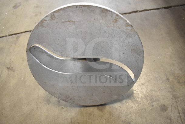 Pelican head with S blade, metal construction, visible wear. Includes whisk attachment. Auction item, bid for value.