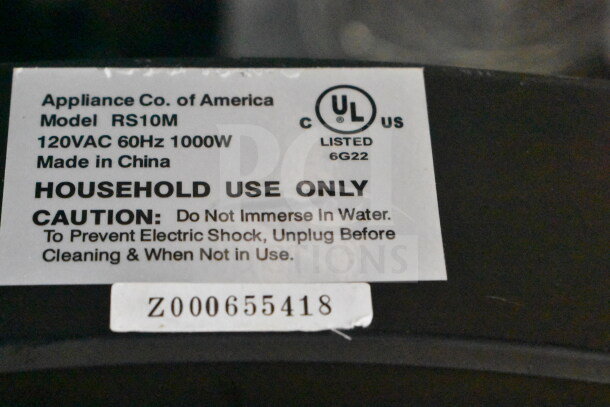 Welbilt RS10M 10 Quart Roaster Oven label with model details, voltage, and UL certification. Made in China. Household use only.