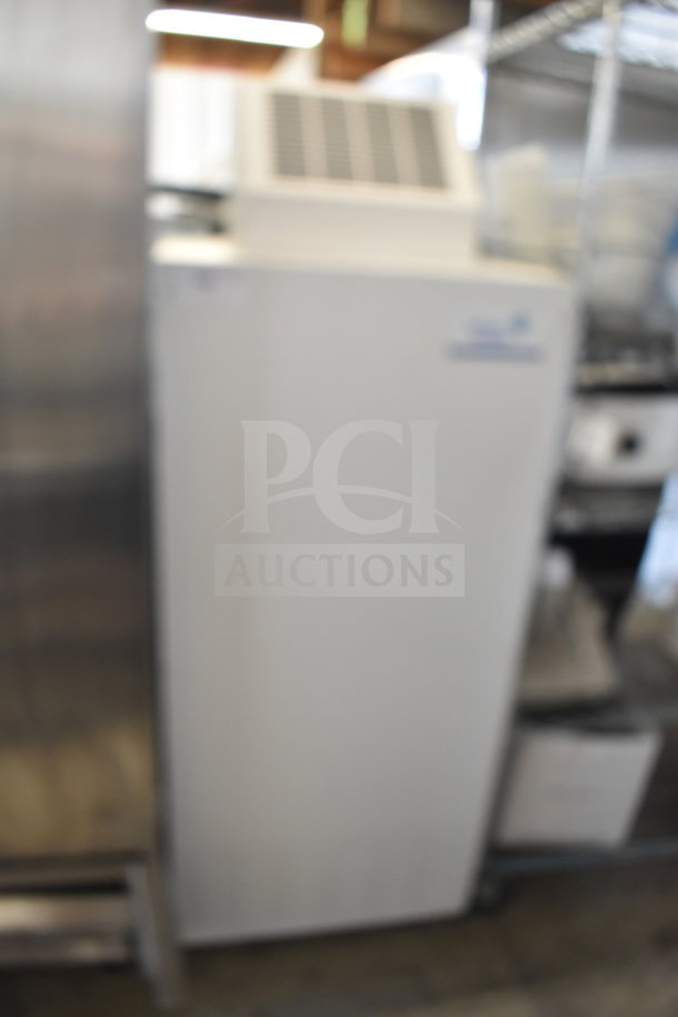 Johnson Controls Isoclean CM commercial air filter, 120V, 1 phase. Clean design, good condition, visible model label.