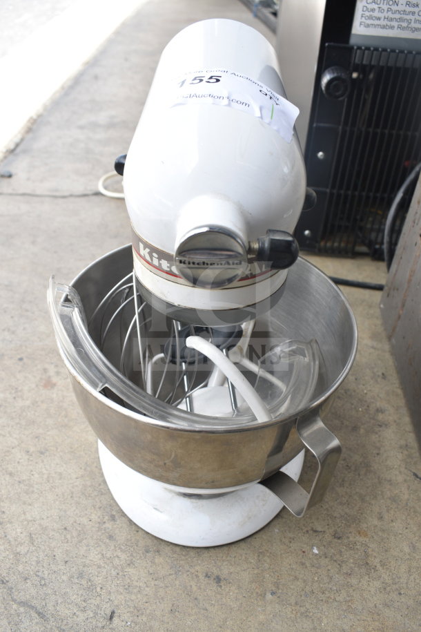 KitchenAid KSM90PSWH mixer with 4.5 qt bowl, bowl guard, dough hook, paddle. Good condition, 120V, 1 Phase.