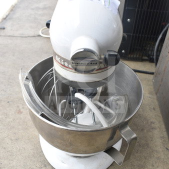 KitchenAid KSM90PSWH mixer with 4.5 qt bowl, bowl guard, dough hook, paddle. Good condition, 120V, 1 Phase.