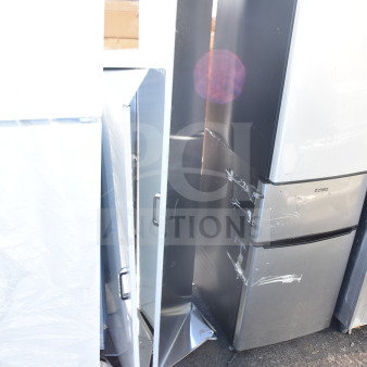Brand new Bain Marie lids with slight scratches, stainless steel, two available. Ideal for kitchen setups.