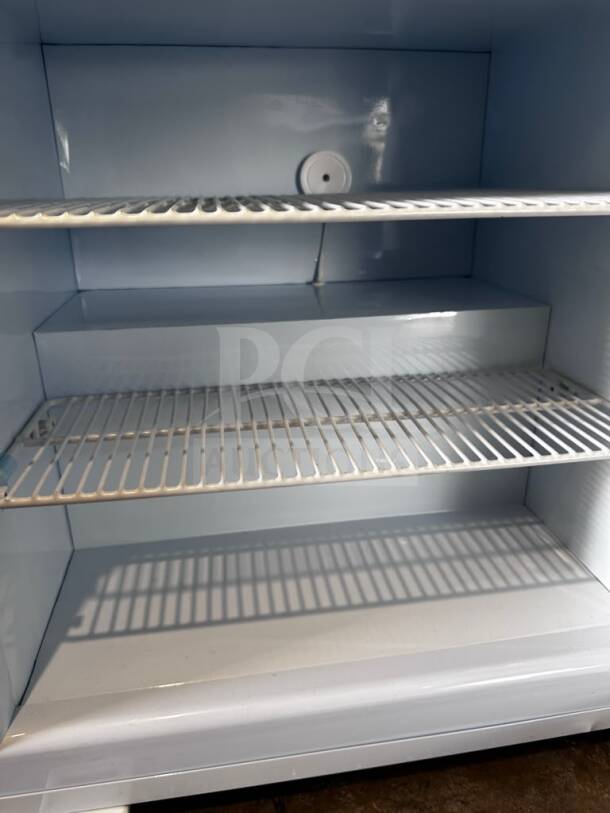 Avantco CFM2 2 Cu. Ft. countertop display freezer, excellent condition, glass door, 110-120V, ETL certified, fully tested.