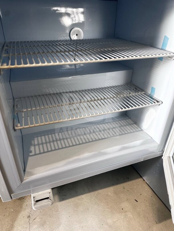 Avantco 360CFM2 countertop glass door display freezer, 2 cu. ft., excellent condition, ETL certified, fully operational.