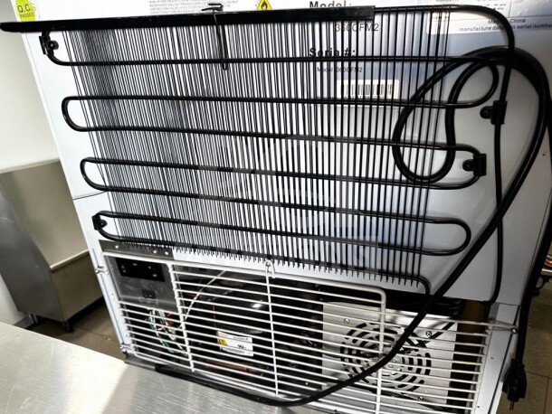 Avantco CFM2/360CFM2 2 Cu. Ft. Countertop Glass Door Display Freezer. Excellent condition, ETL certified, fully tested.