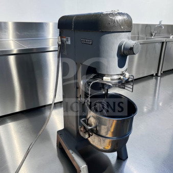Hobart D340 Automix 40 Qt mixer with stainless steel bowl and hook, superb condition, 1.5 HP, 208V, 3 phase, UL/NSF listed.