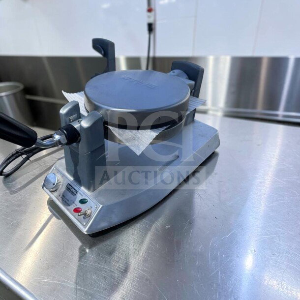 Waring WW180X Commercial Belgian Waffle Maker, single grid, 220V, heavy-duty, prime condition, fully tested, model WW180X.