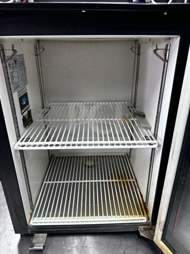 Dongguan Fuhua CTH-32N countertop display fridge, 2.5 cu. ft., glass door, pristine condition, 110V, fully tested operational.