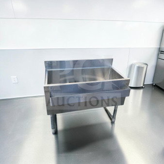 Advance Tabco SLI-12-36-7 underbar ice bin with 7-circuit cold plate, stainless steel, excellent condition.