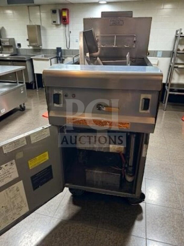Frymaster GWCSC commercial gas pasta cooker, 15-gallon capacity, natural gas, NSF/CSA listed, excellent condition, open panel view.