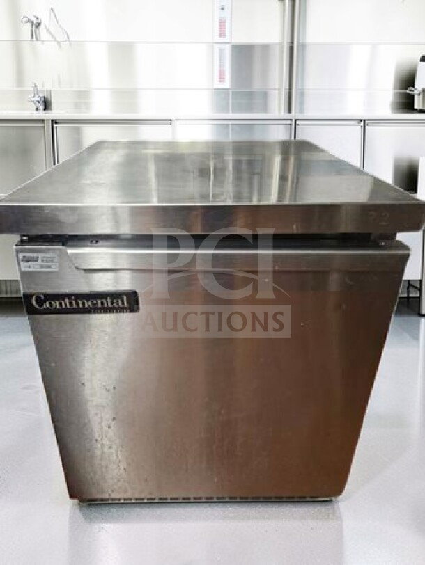 Continental Undercounter Refrigerator, 1 Door, stainless steel, exceptional condition, commercial use, model CON-L-REF-0779.