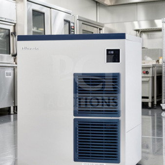 Blue Air BLMI-850A ice machine, 30” commercial head, superior condition, air-cooled, 900 lb/day capacity, fully tested.