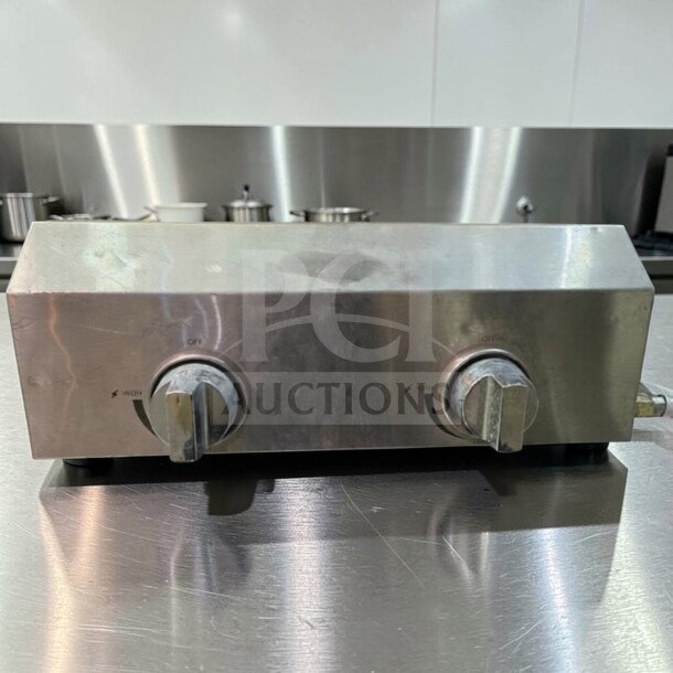 Stainless steel Nexgrill 2-burner portable propane gas tabletop grill, model 820-0033. Superior condition, fully tested.