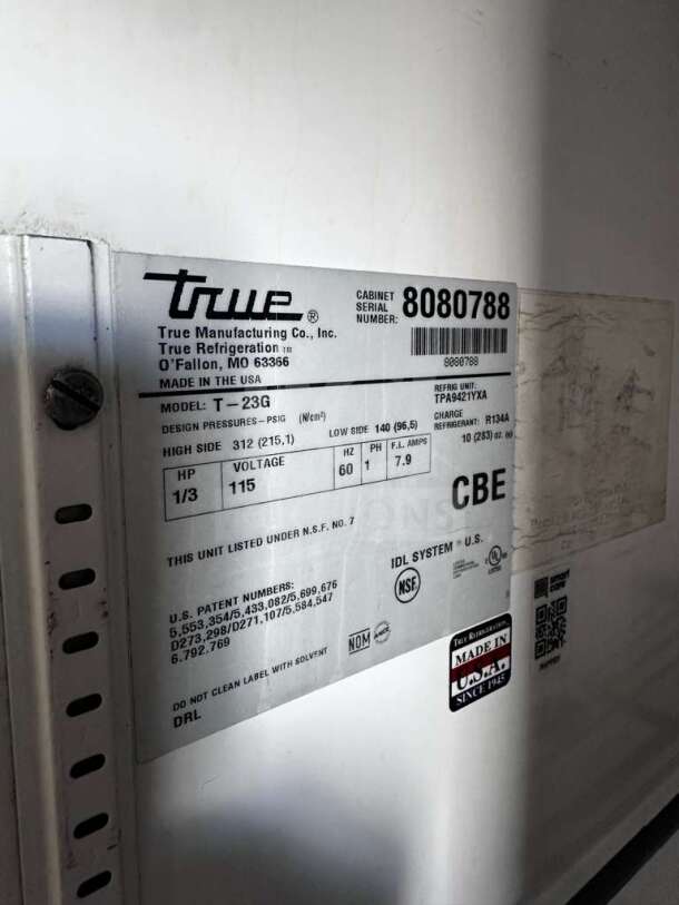 True T-23G-HC~FGD01 label, 27" commercial refrigerator, glass door, 115V, model details, serial number 8080788.