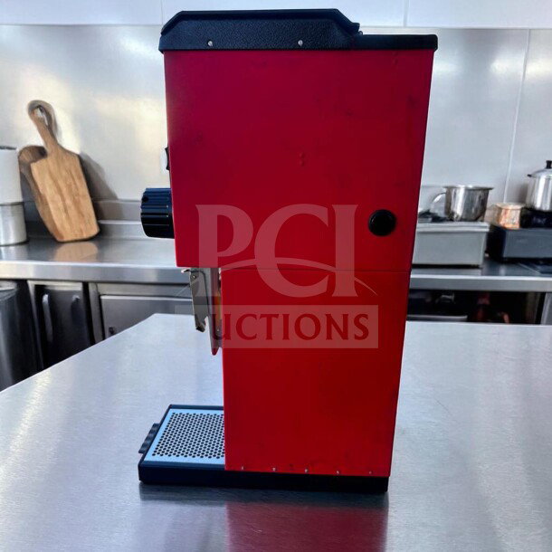 Red Bunn G3 HD 22100.0001 coffee grinder in elite condition, commercial grade, fully tested and operational.