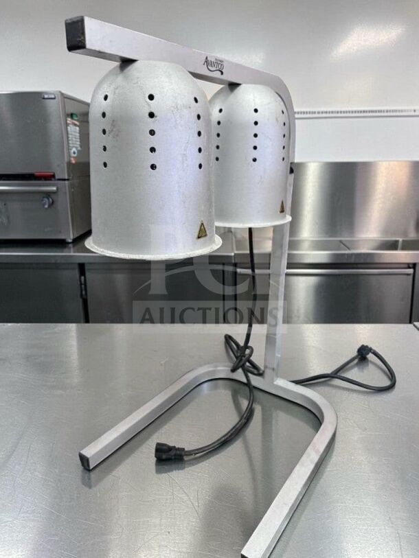 Avantco Dual Head Food Heat Lamp Warmer, exceptional condition, adjustable stand, 120V, tested and operational, model HT-S-LAMP-0961.