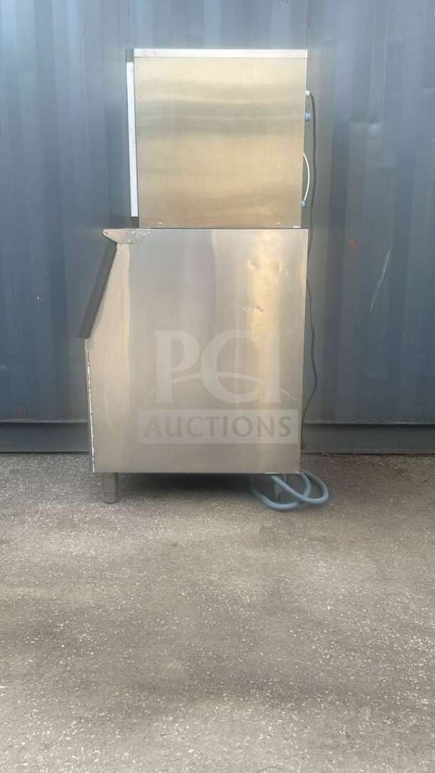 HLH350 commercial ice machine in stainless steel, model hlh350, features durable build and compact design for efficiency.