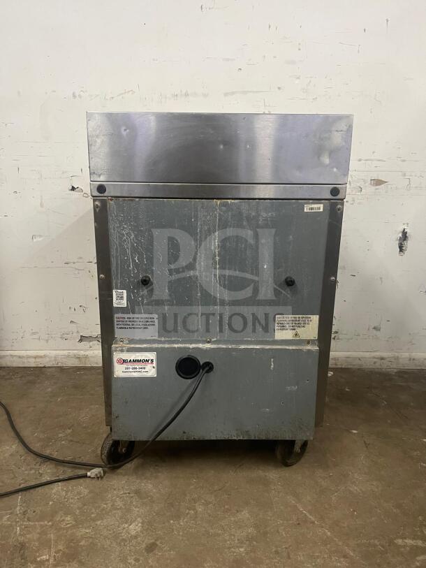 True TSSU-27-08-HC refrigerated sandwich prep table, 27 7/8" size, right hinged door, visible wear, function labels.